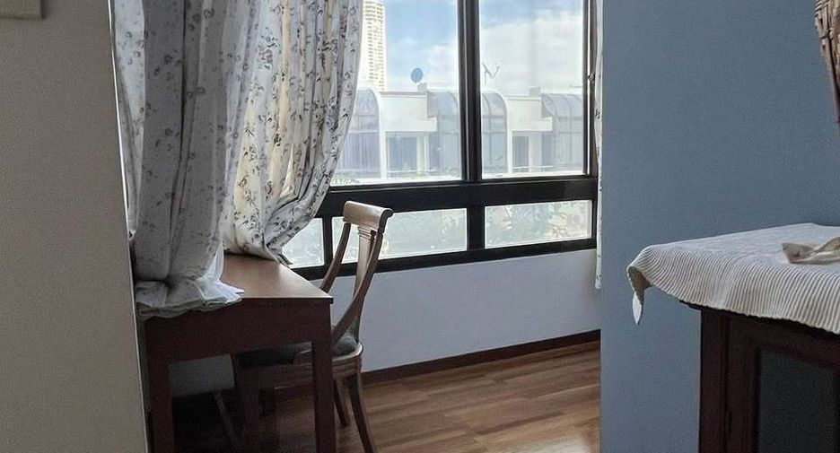 For rent 3 ベッドルーム house in Yan Nawa, Bangkok