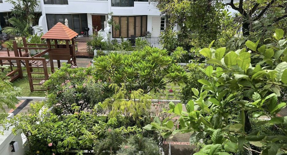 For rent 3 ベッドルーム house in Yan Nawa, Bangkok