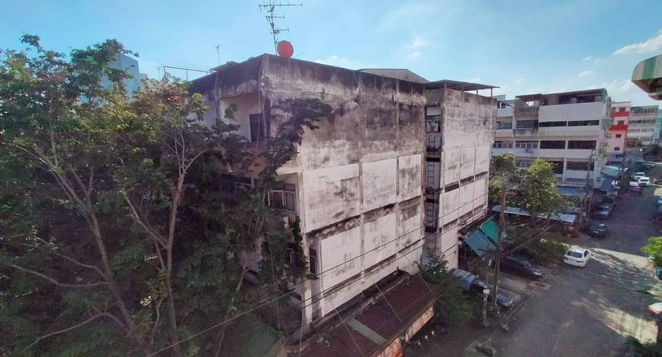 For sale and for rent 3 bedrooms retail Space in Prawet, Bangkok