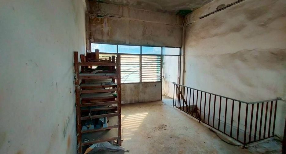 For sale and for rent 3 bedrooms retail Space in Prawet, Bangkok
