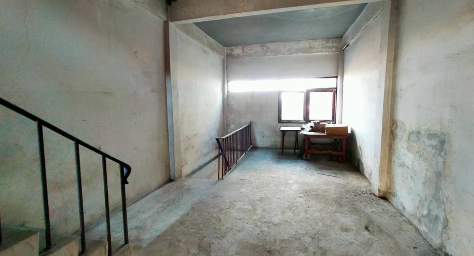 For sale and for rent 3 bedrooms retail Space in Prawet, Bangkok