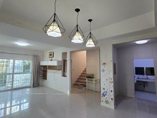 Haus zum Kauf mit 3 Zimmer in Bang Sao Thong, Samut Prakan