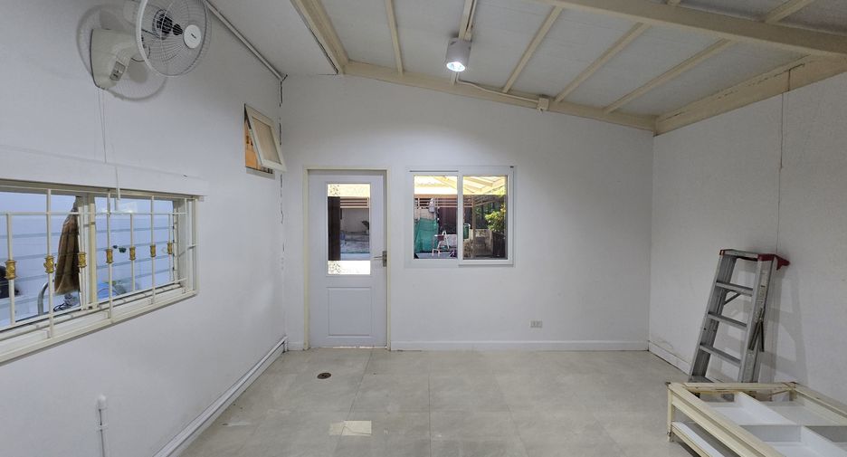 Casa en venta de 3 habitaciones en Bang Sao Thong, Samut Prakan