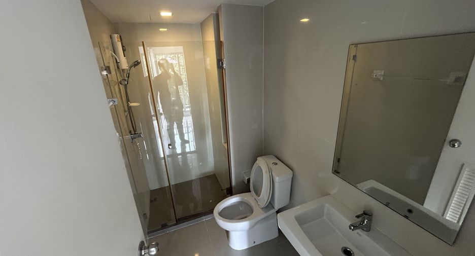 For rent studio condo in Phra Khanong, Bangkok