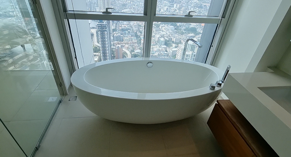 For sale そして for rent 3 ベッドルーム condo in Sathon, Bangkok