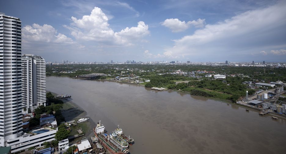 For sale 3 bedrooms condo in Yan Nawa, Bangkok