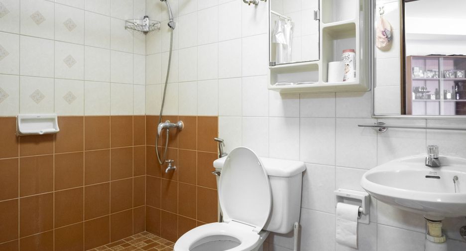 For sale 3 bedrooms condo in Yan Nawa, Bangkok