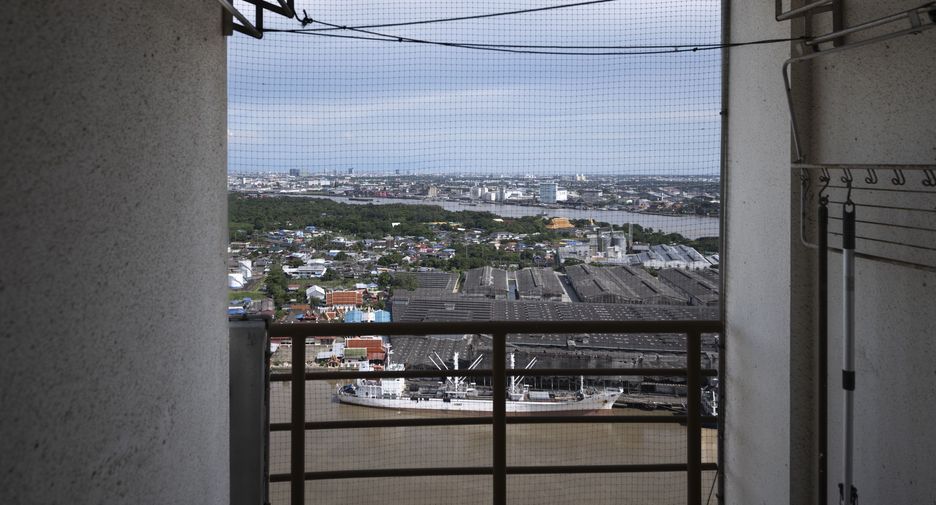 For sale 3 bedrooms condo in Yan Nawa, Bangkok
