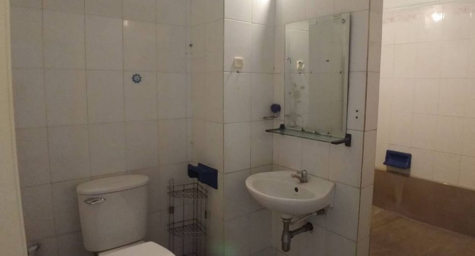 For sale 2 bedrooms townhouse in Bang Khae, Bangkok