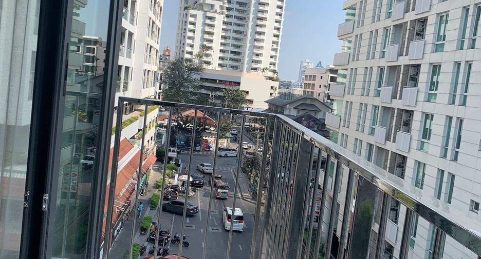 For rent 2 bedrooms condo in Watthana, Bangkok