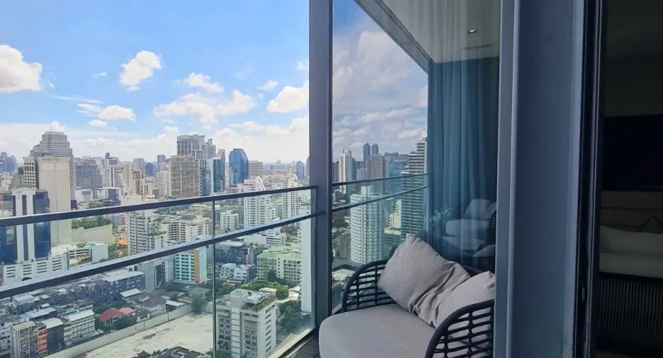 For sale 3 bedrooms condo in Khlong Toei, Bangkok