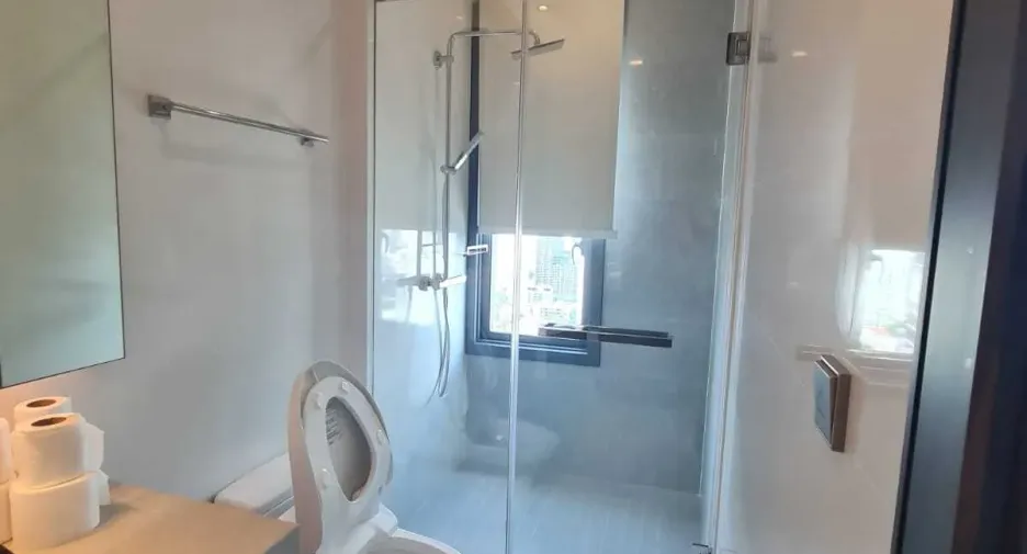 For sale 3 bedrooms condo in Khlong Toei, Bangkok