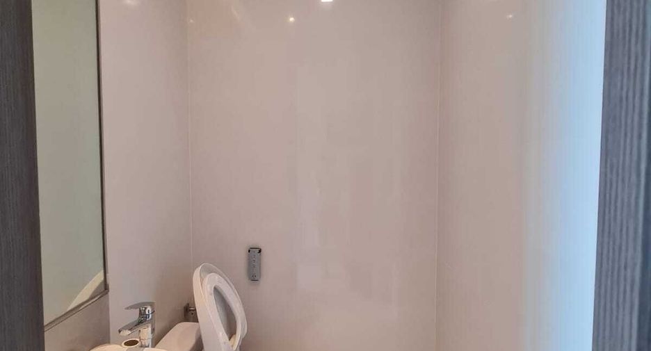 For sale 3 bedrooms condo in Khlong Toei, Bangkok