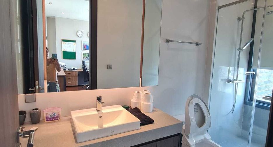For sale 3 bedrooms condo in Khlong Toei, Bangkok
