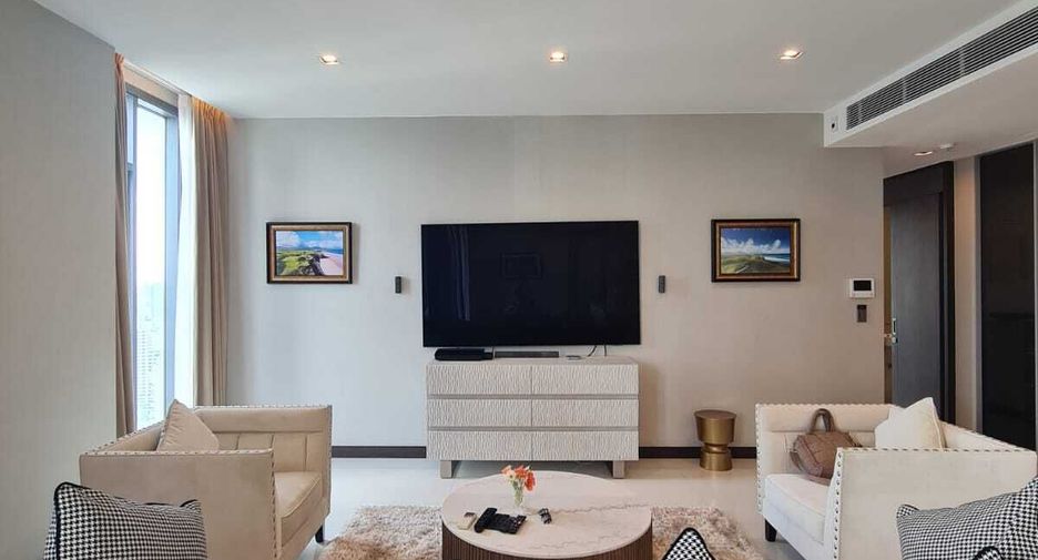 For sale 3 bedrooms condo in Khlong Toei, Bangkok