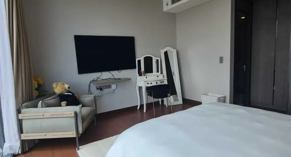 For sale 3 bedrooms condo in Khlong Toei, Bangkok