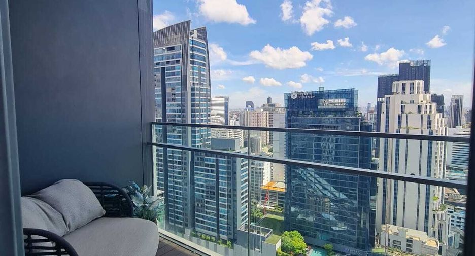 For sale 3 bedrooms condo in Khlong Toei, Bangkok