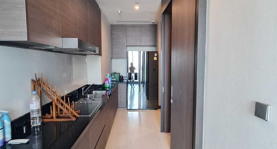 For sale 3 bedrooms condo in Khlong Toei, Bangkok
