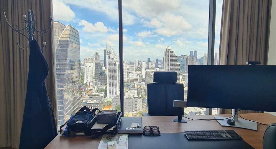 For sale 3 bedrooms condo in Khlong Toei, Bangkok
