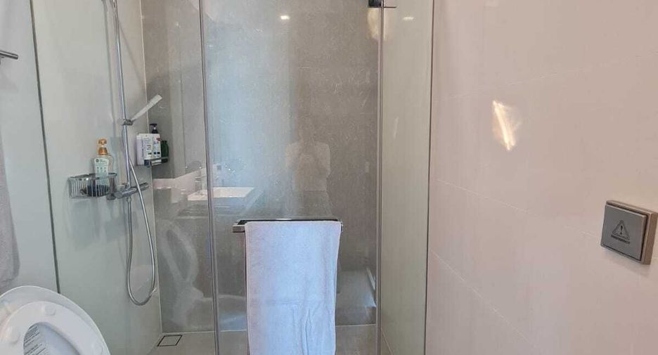 For sale 3 bedrooms condo in Khlong Toei, Bangkok