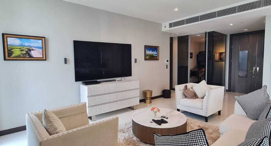 For sale 3 bedrooms condo in Khlong Toei, Bangkok