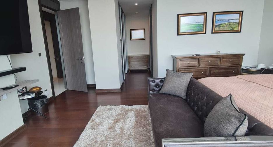 For sale 3 bedrooms condo in Khlong Toei, Bangkok
