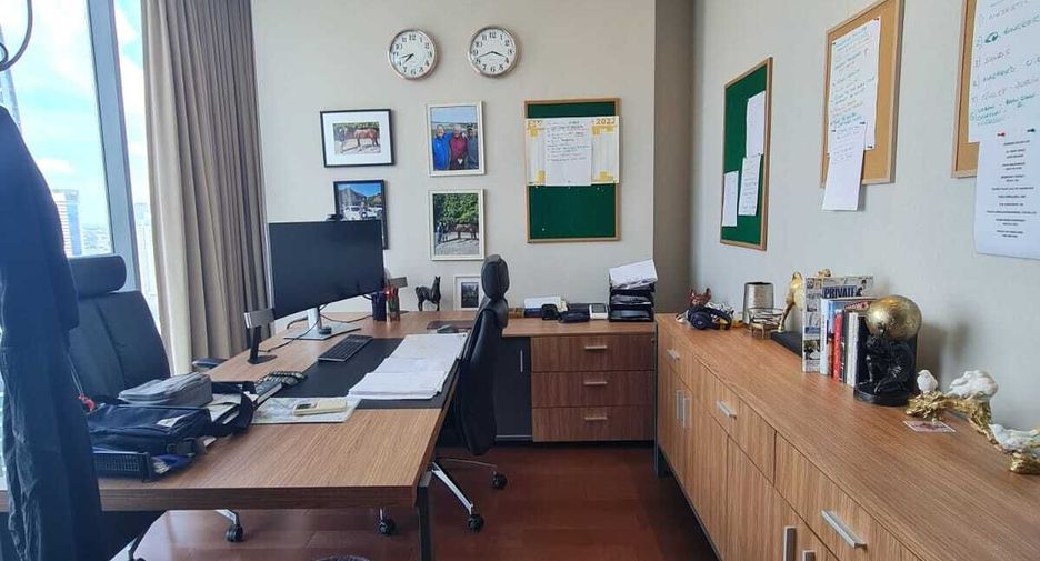 For sale 3 bedrooms condo in Khlong Toei, Bangkok