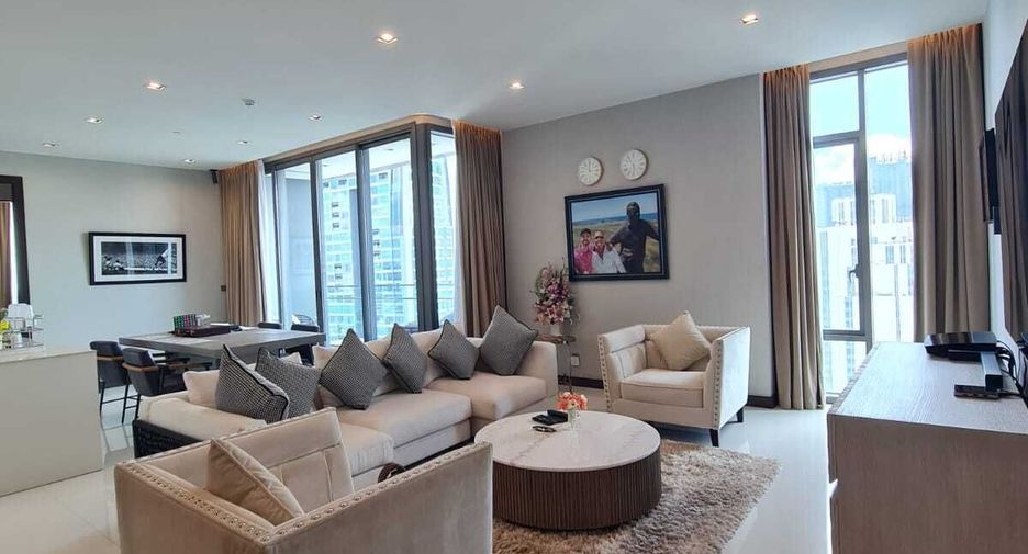 For sale 3 bedrooms condo in Khlong Toei, Bangkok