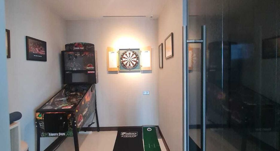 For sale 3 bedrooms condo in Khlong Toei, Bangkok