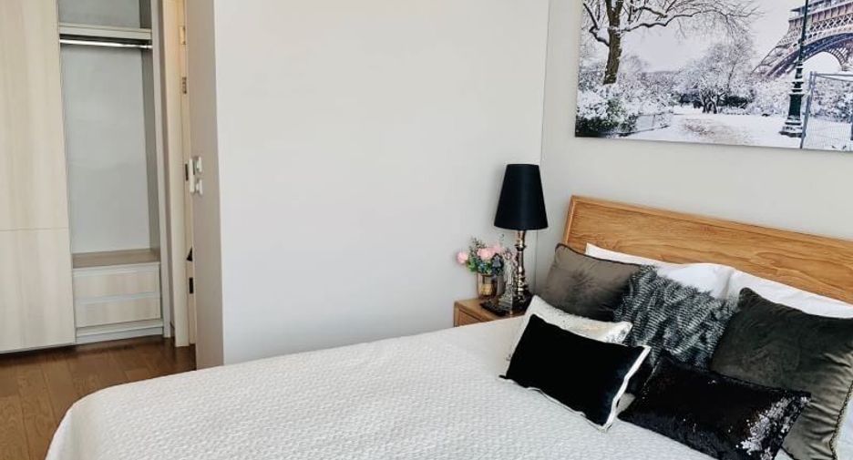 For rent 2 bedrooms condo in Khlong Toei, Bangkok