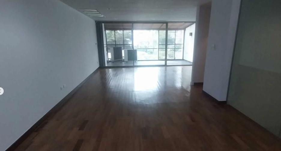 For sale and for rent 3 bedrooms townhouse in Watthana, Bangkok