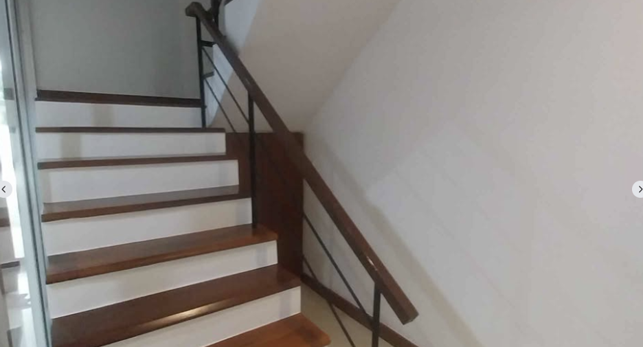 For sale and for rent 3 bedrooms townhouse in Watthana, Bangkok