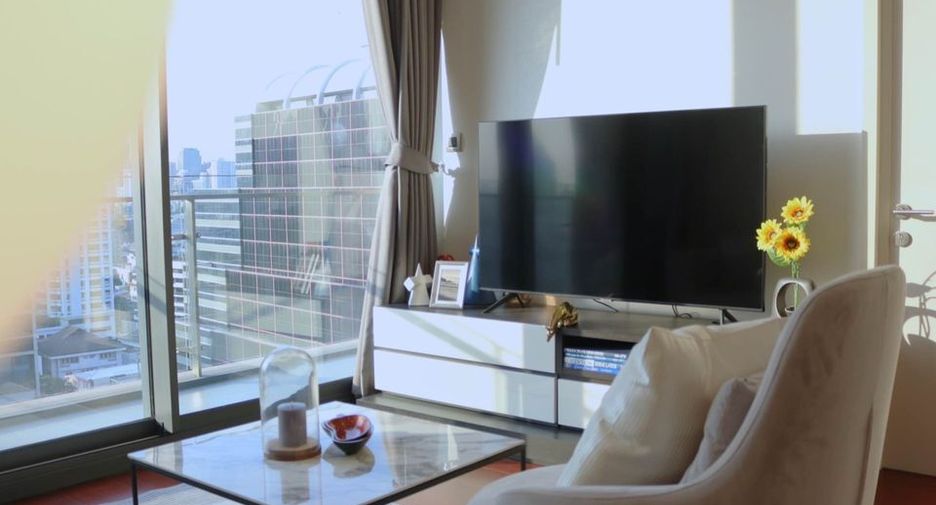 For rent 2 bedrooms condo in Watthana, Bangkok