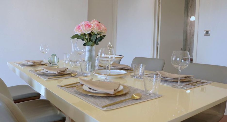 For rent 2 bedrooms condo in Watthana, Bangkok
