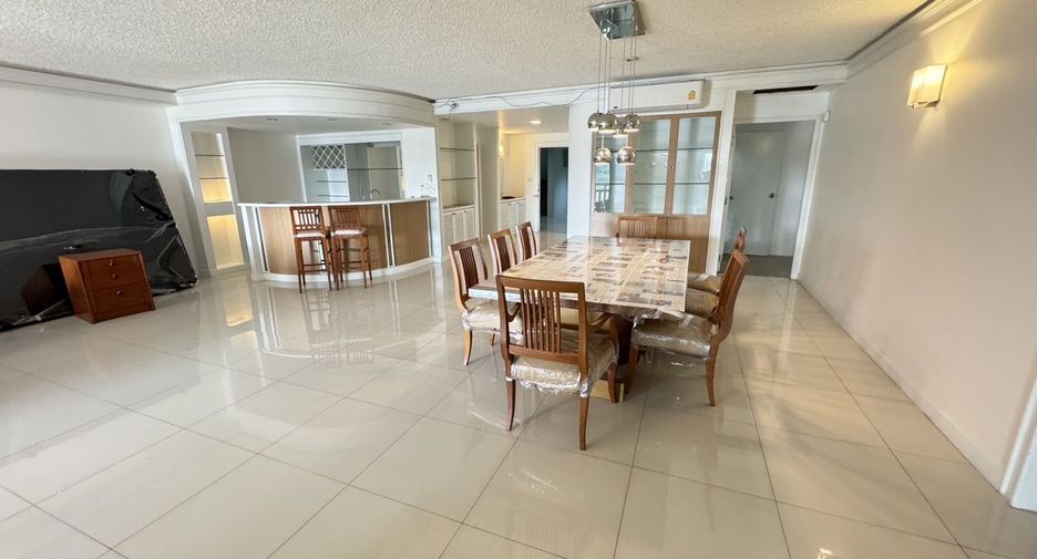 For rent 2 bedrooms apartment in Pathum Wan, Bangkok