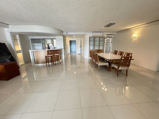 À louer 2 chambres appartement à Pathum Wan, Bangkok