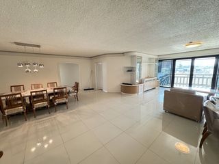 À louer 2 chambres appartement à Pathum Wan, Bangkok
