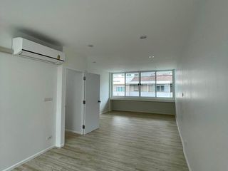 Reihenhaus zur Miete mit 3 Zimmer in Sathon, Bangkok