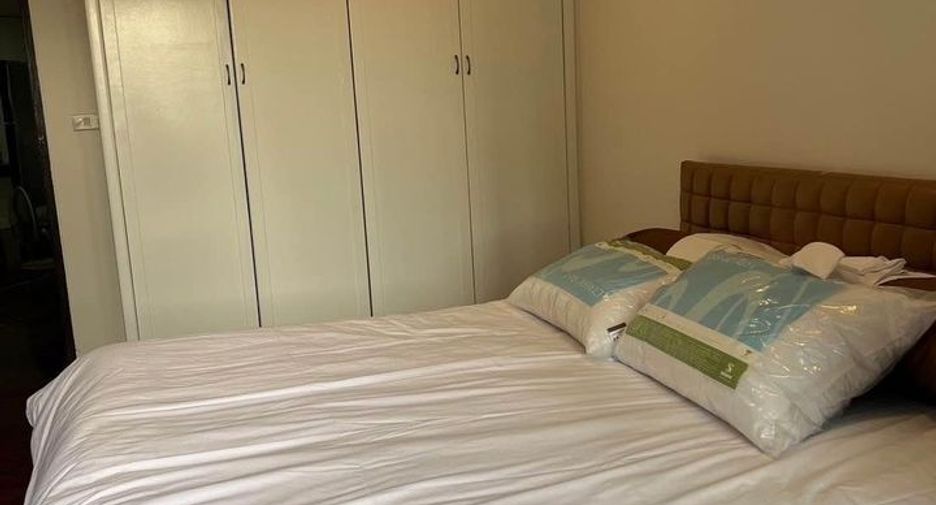 For rent 2 bedrooms apartment in Watthana, Bangkok