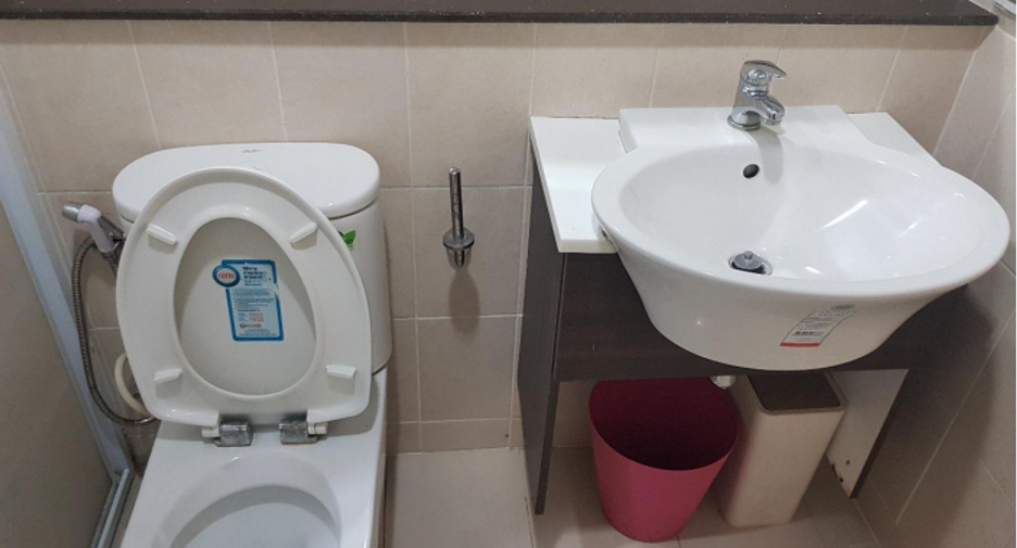 For sale 4 bedrooms townhouse in Lat Phrao, Bangkok