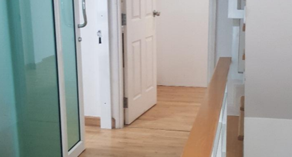 For sale 4 bedrooms townhouse in Lat Phrao, Bangkok