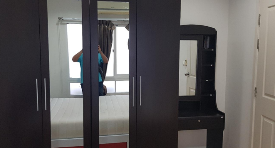For sale 4 bedrooms townhouse in Lat Phrao, Bangkok