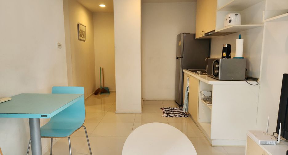 For rent 2 bedrooms condo in Phra Khanong, Bangkok