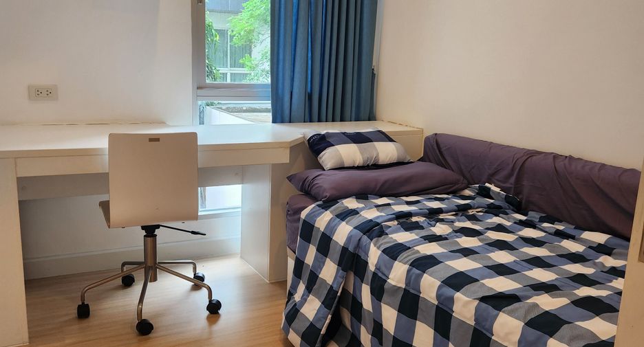 For rent 2 bedrooms condo in Phra Khanong, Bangkok