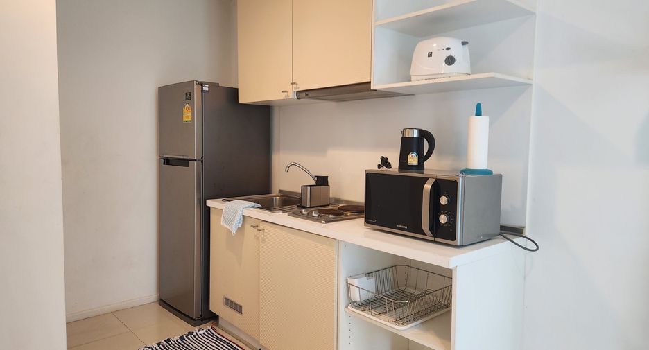 For rent 2 bedrooms condo in Phra Khanong, Bangkok