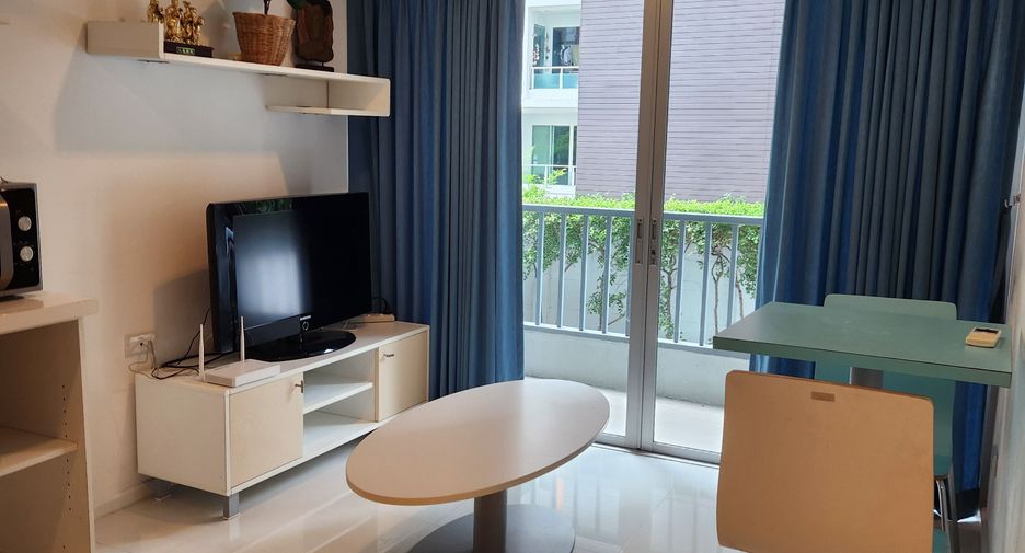 For rent 2 bedrooms condo in Phra Khanong, Bangkok