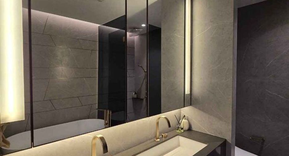 Condo en alquiler de 2 habitaciones en Khlong Toei, Bangkok
