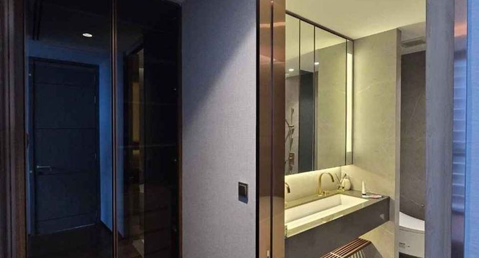Condo en alquiler de 2 habitaciones en Khlong Toei, Bangkok