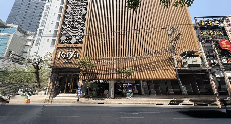 For rent 2 bedrooms retail Space in Bang Rak, Bangkok