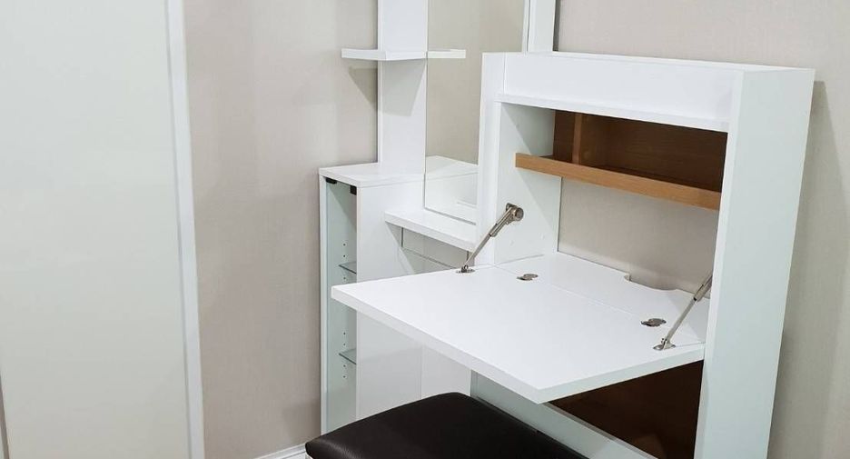 For rent 2 bedrooms condo in Huai Khwang, Bangkok